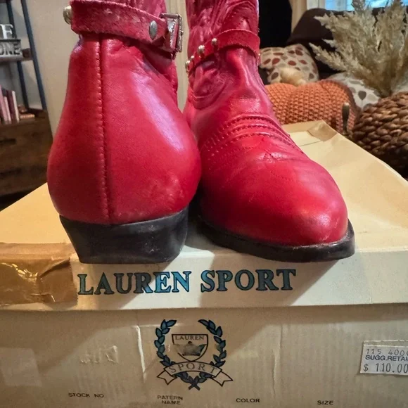 Elegant Red Leather Heeled Boots - Picture 4 of 8